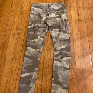 Garage Grey Camo Leggings Size Small